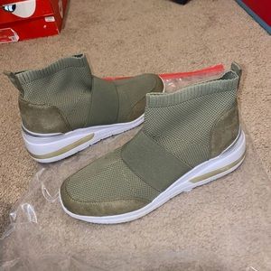 Womens Wedge sneaker